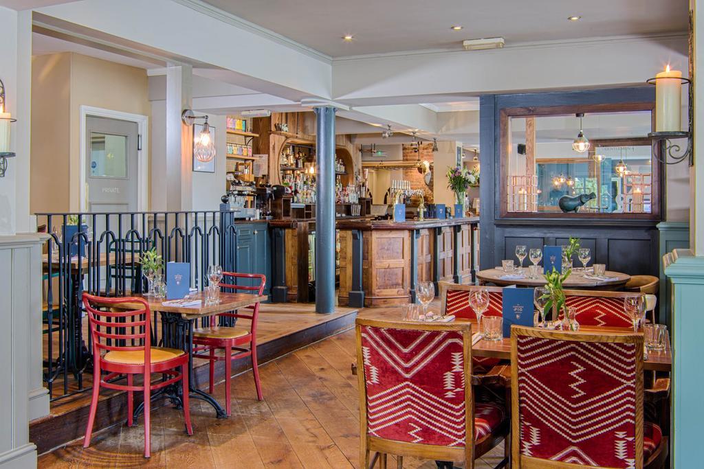 Hotel The Curious Pig In The Parlour Burstow Exterior foto