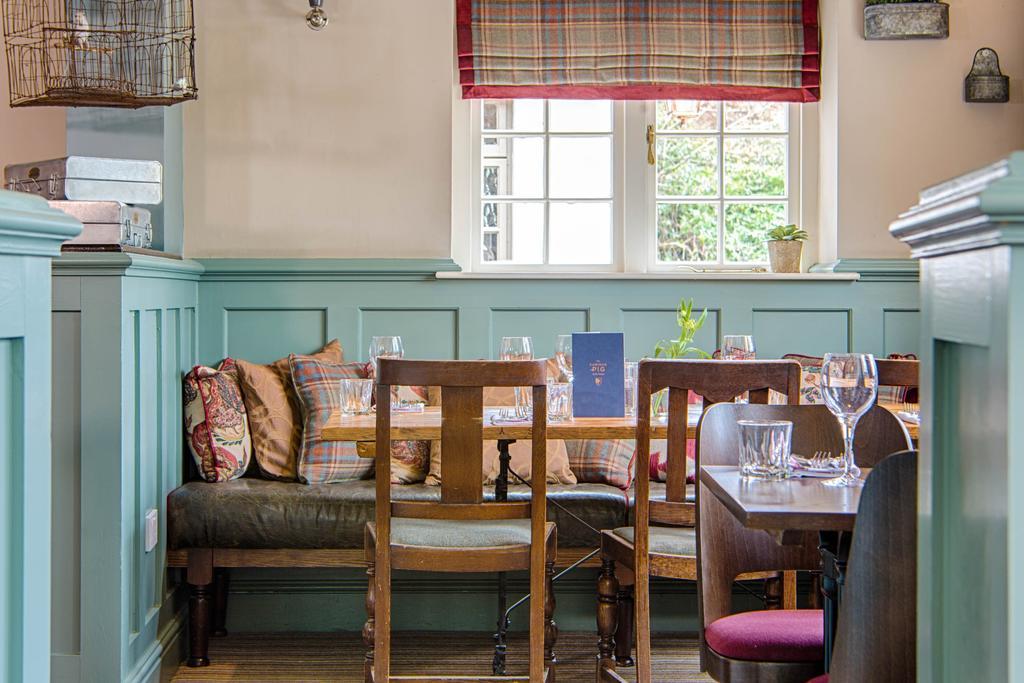 Hotel The Curious Pig In The Parlour Burstow Exterior foto