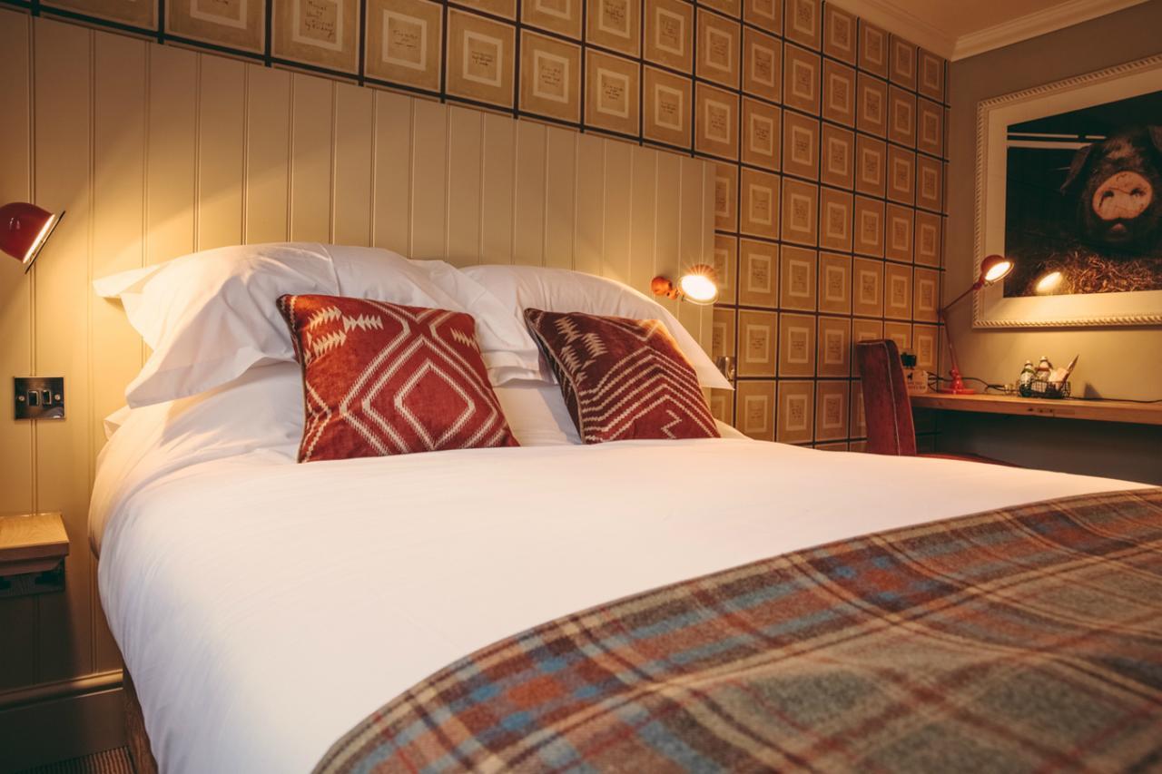 Hotel The Curious Pig In The Parlour Burstow Exterior foto