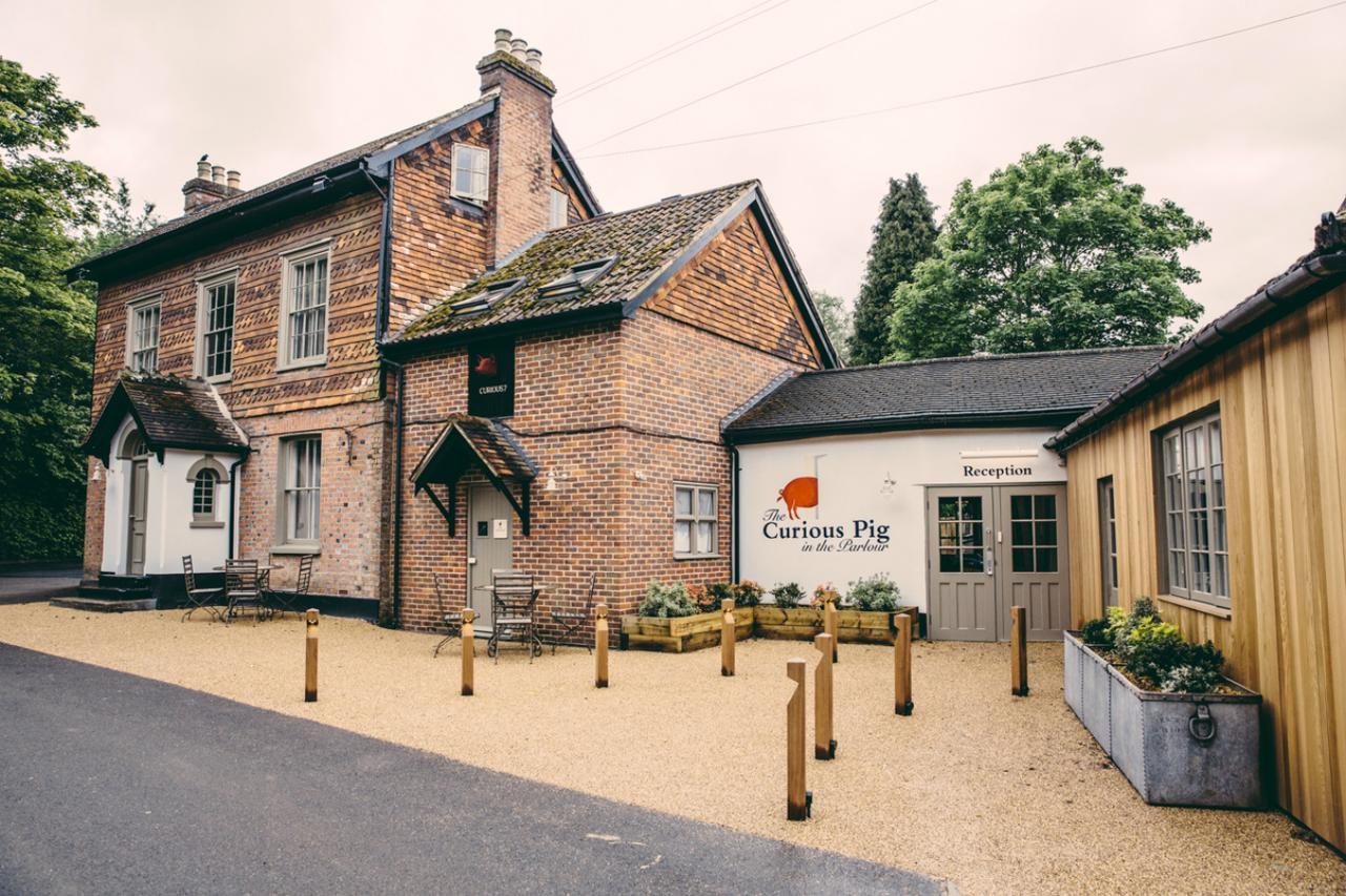 Hotel The Curious Pig In The Parlour Burstow Exterior foto
